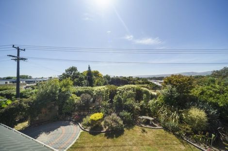 Photo of property in 15 Rosebank Avenue, Kelvin Grove, Palmerston North, 4414