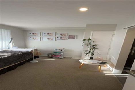 Photo of property in 5a Colin Chester Drive, Silverdale, 0932