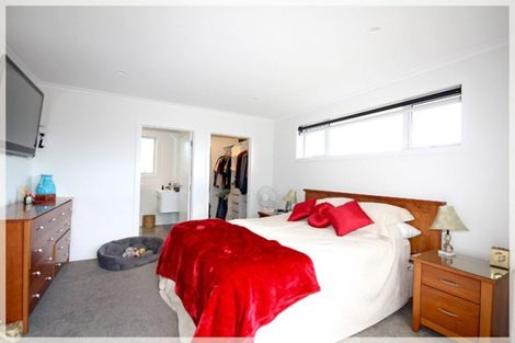 Photo of property in 9 Story Street, Foxton Beach, Foxton, 4815