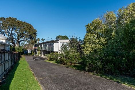 Photo of property in 5/77 Old Lake Road, Narrow Neck, Auckland, 0624