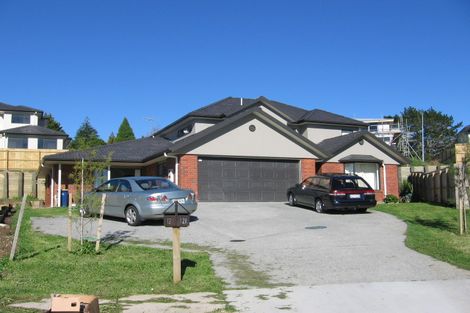 Photo of property in 12 Newbury Place, Schnapper Rock, Auckland, 0632