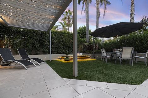 Photo of property in 3/309 Beach Road, Campbells Bay, Auckland, 0630