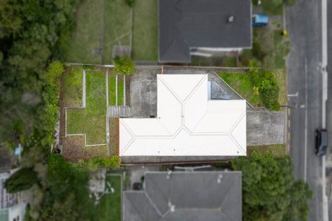 Photo of property in 127 Parkvale Road, Karori, Wellington, 6012