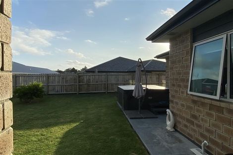 Photo of property in 18 Kauri Drive, Waiuku, 2123