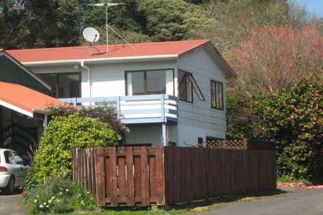 Photo of property in 35 Beaumont Crescent, Frankleigh Park, New Plymouth, 4310