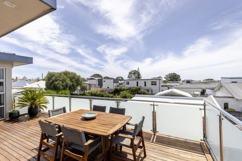 Photo of property in 22a Belt Road, Moturoa, New Plymouth, 4310