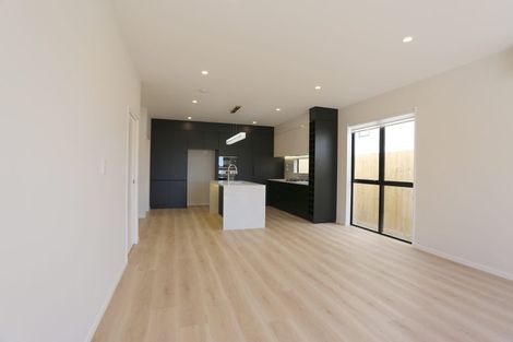 Photo of property in 1a Kirkdale Place, Northcross, Auckland, 0632