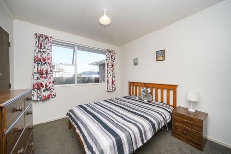 Photo of property in 29 Kimberley Grove, Westbrook, Palmerston North, 4412