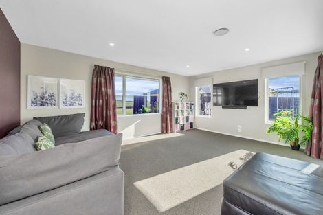 Photo of property in 9 Dundee Close, Darfield, 7510