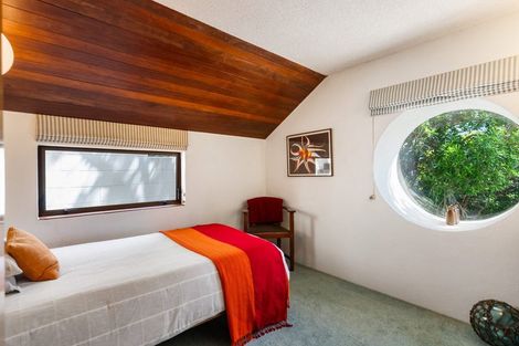 Photo of property in 74 Ranui Crescent, Khandallah, Wellington, 6035