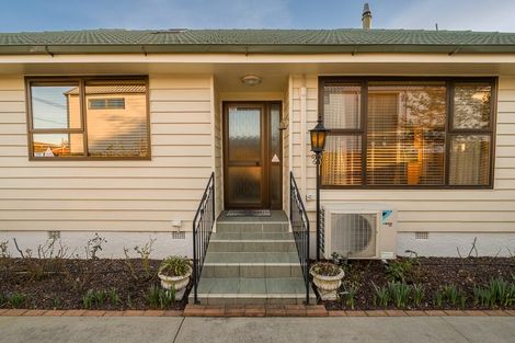 Photo of property in 55 Frankleigh Street, Somerfield, Christchurch, 8024