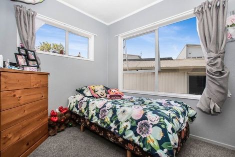 Photo of property in 5 Sunlands Drive, Manurewa, Auckland, 2102