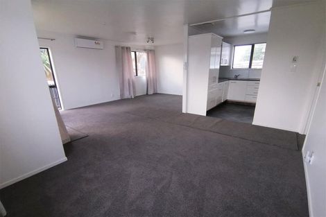 Photo of property in 2/43 Taitimu Drive, Weymouth, Auckland, 2103