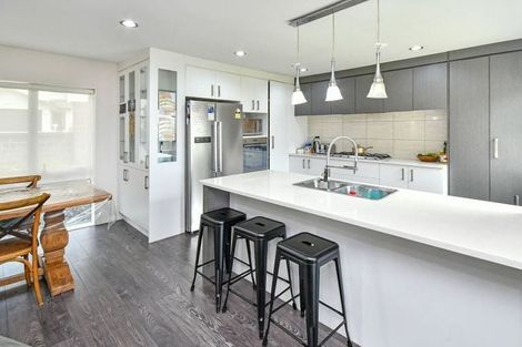 Photo of property in 87 Keri Vista Rise, Papakura, 2110