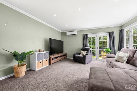Photo of property in 6 Glen Road, Stokes Valley, Lower Hutt, 5019