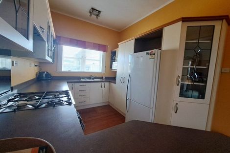 Photo of property in 2 Heretaunga Street, Petone, Lower Hutt, 5012