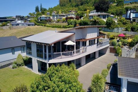 Photo of property in 18 Wakeman Road, Acacia Bay, Taupo, 3330