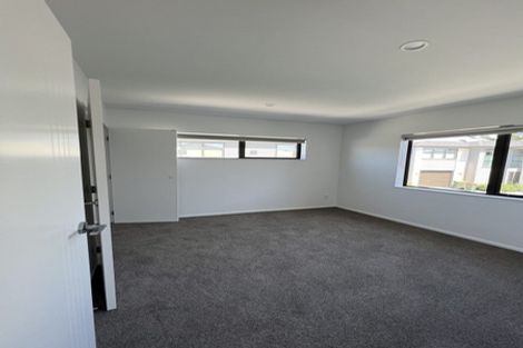 Photo of property in 9a Kaweka Street, New Lynn, Auckland, 0600