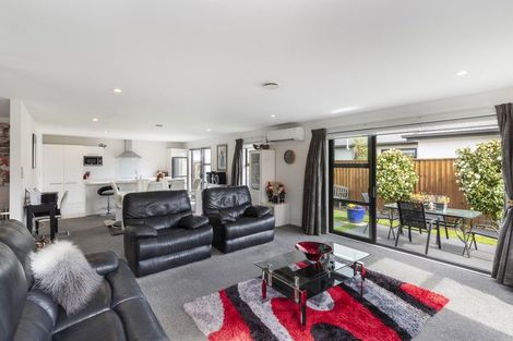 Photo of property in 37 Little Oaks Drive, Yaldhurst, Christchurch, 8042