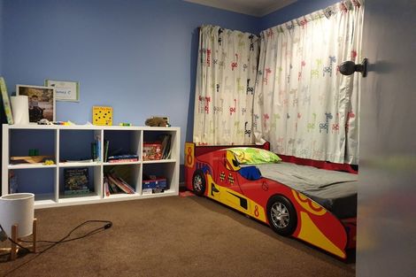 Photo of property in 86 San Marino Drive West, Henderson, Auckland, 0612