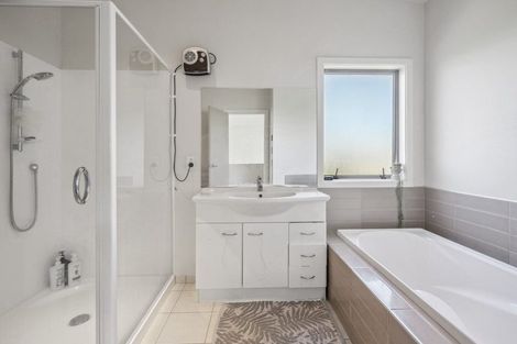 Photo of property in 42 Waverton Terrace, Churton Park, Wellington, 6037