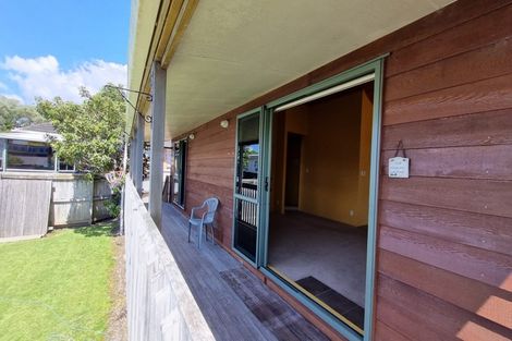 Photo of property in 62 Divich Avenue, Te Atatu South, Auckland, 0610