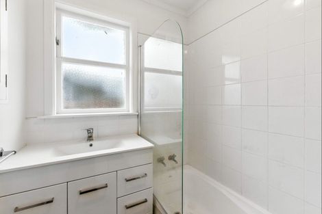 Photo of property in 2 Collingwood Street, Levin, 5510