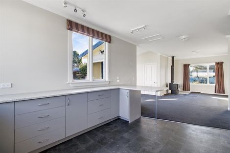 Photo of property in 48 Timaru Road, Waimate, 7924