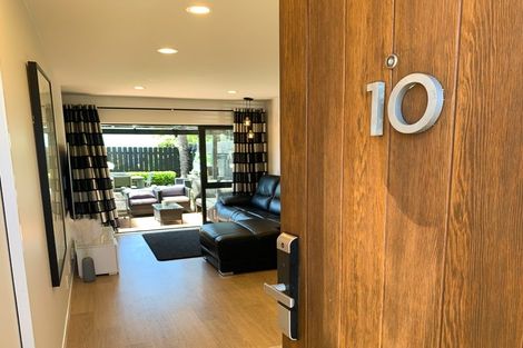 Photo of property in 10 Puma Drive, Golflands, Auckland, 2013