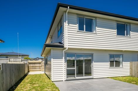 Photo of property in 223 Mark Avenue, Grenada Village, Wellington, 6037