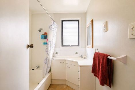 Photo of property in 6 Luke Place, Fairy Springs, Rotorua, 3015