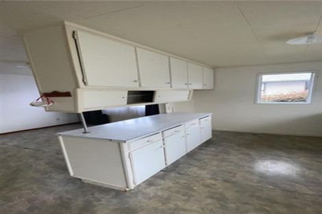 Photo of property in 41 Larissa Avenue, Henderson, Auckland, 0610