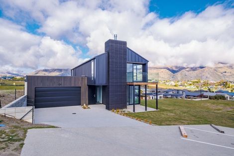 Photo of property in 3 Tuke Lane, Wanaka, 9305