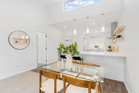 Photo of property in 3/6 North Avenue, Narrow Neck, Auckland, 0624