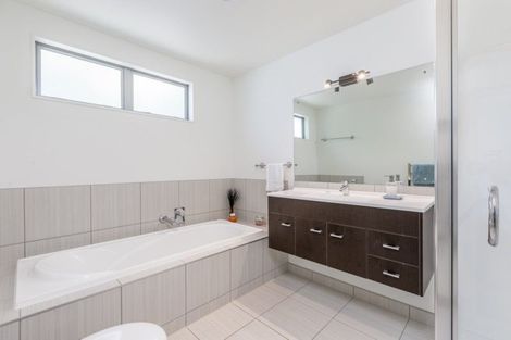 Photo of property in 3 Taumata Road, Omaha, 0986