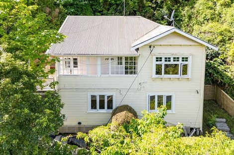 Photo of property in 6 Governor Road, Northland, Wellington, 6012