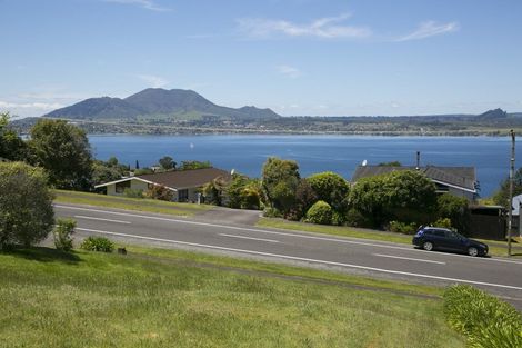 Photo of property in 100 Wakeman Road, Acacia Bay, Taupo, 3330