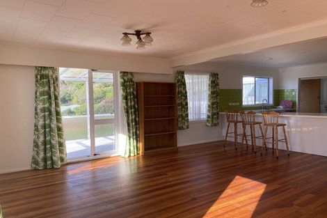 Photo of property in 8 Carleton Terrace, Tawa, Wellington, 5028