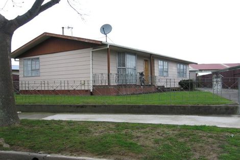 Photo of property in 8 Forbes Place, Kelvin Grove, Palmerston North, 4414