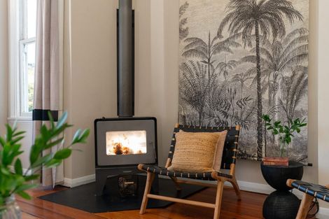 Photo of property in 58 Fairview Crescent, Kelburn, Wellington, 6012