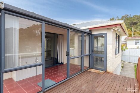 Photo of property in 94 Manuka Street, Stokes Valley, Lower Hutt, 5019