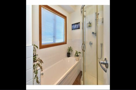 Photo of property in 35a Shortt Avenue, Mangere Bridge, Auckland, 2022