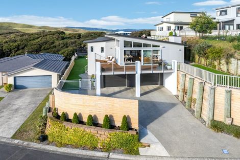 Photo of property in 61 Saint Ives Drive, Camborne, Porirua, 5026