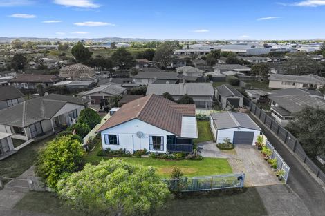 Photo of property in 1/34 Rosemead Place, Randwick Park, Auckland, 2105