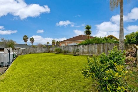 Photo of property in 6 San Pedro Place, Henderson, Auckland, 0612
