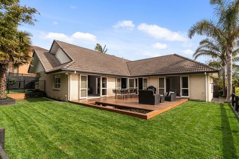 Photo of property in 30 Norman Close, The Gardens, Auckland, 2105