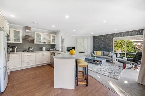 Photo of property in 5 Bronte Place, Somerville, Auckland, 2014