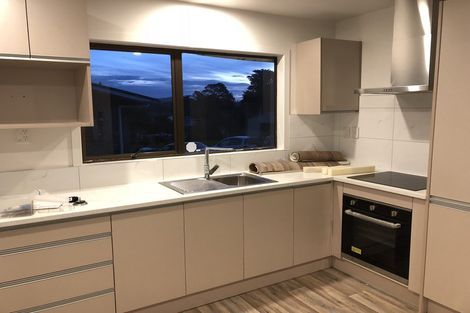 Photo of property in 12 Red Hills Road, Massey, Auckland, 0614