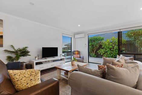 Photo of property in 17 Waterside Drive, Pyes Pa, Tauranga, 3112