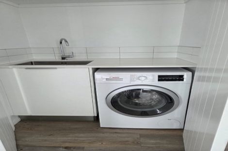 Photo of property in 19a Braemar Road, Rothesay Bay, Auckland, 0630